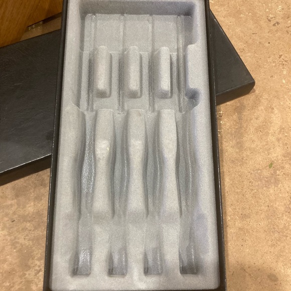 CUTCO knife block and table knife case. $100 OBO - Picture 7 of 8